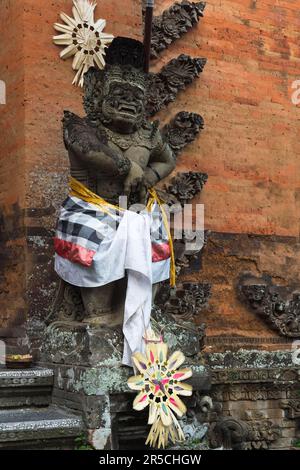 Temple balinais, statues, Ubud, Bali, Indonésie Banque D'Images