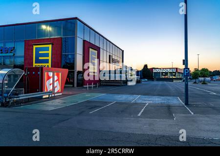 Nouvel ATM sur le terrain d'un centre commercial à Mülheim-Dümpten, indépendant, censé être résistant aux explosions, c'est-à-dire résister aux tentatives de souffle par la crimin Banque D'Images