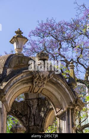 La fontaine Chafariz do Carmo dans le Largo do Carmo, Lisbonne Banque D'Images