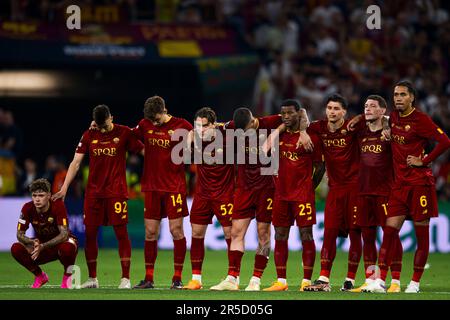 Budapest, Hongrie. 31 mai 2023. Les joueurs d'AS Roma sont vus pendant les tirs de pénalité du match de football final de l'UEFA Europa League entre le FC Séville et AS Roma. Credit: Nicolò Campo/Alay Live News Banque D'Images