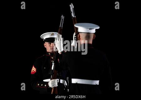 Washington, États-Unis. 02nd juin 2023. Les Marines participent à la parade du vendredi soir de la caserne de la Marine à Washington, DC, le vendredi, 2 juin 2023. Photo de Bonnie Cash/UPI Credit: UPI/Alay Live News Banque D'Images