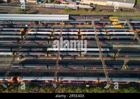 Tyseley, Birmingham 3rd juin 2023 - des conflits de rémunération entre le gouvernement et les syndicats ASLEF et RMT ont vu un réseau ferroviaire presque entier fermé samedi. Les trains ont été laissés garés et inutilisés au dépôt d'entretien de traction de Tyseley (TMD) car les deux syndicats ont rejeté les offres de salaire présentées par le gouvernement, et affirment qu'il y a encore un fort soutien à l'action industrielle de leurs membres. Crédit : Stop Press Media/Alay Live News Banque D'Images