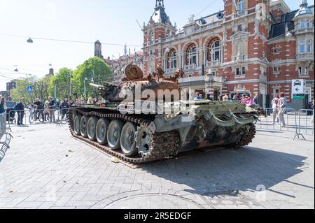 Détruit le réservoir russe T-72 B1 Banque D'Images