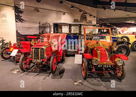 1903 Darracq et 1910 Renault AX au Haynes International Motor Museum, Sparkford, Somerset, Royaume-Uni Banque D'Images