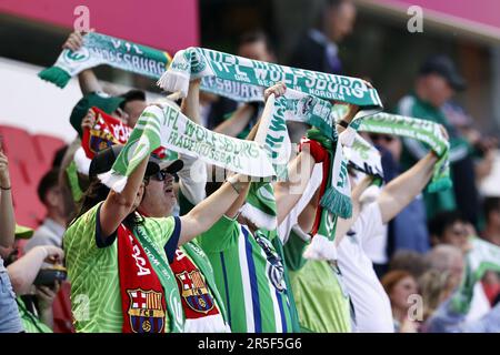 EINDHOVEN - les supporters du VfL Wolfsburg avant la finale de l'UEFA Women's Champions League entre le FC Barcelone et le VFL Wolfsburg au stade Phillips sur 3 juin 2023 à Eindhoven, pays-Bas. ANP MAURICE VAN STONE Banque D'Images