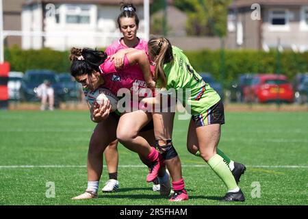 Cardiff, pays de Galles, Royaume-Uni. 03rd juin 2023. Rania Koutsikou est affronté lors de la victoire des démons de Cardiff sur toutes les Golds Rugby League. Crédit Alamy Live / Penallta Photographics crédit: Penallta Photographics/Alamy Live News Banque D'Images