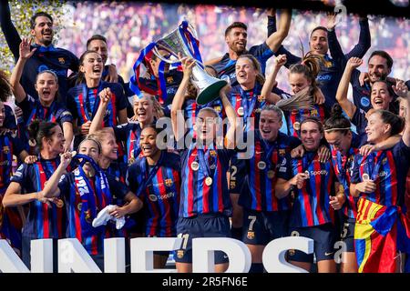 Eindhoven, pays-Bas. 03rd juin 2023. EINDHOVEN, PAYS-BAS - JUIN 3 : Alexia Putellas du FC Barcelone lève le trophée UEFA Women's Champions League après le match final de l'UEFA Women's Champions League entre le FC Barcelone et VfL Wolfsburg au stade PSV sur 3 juin 2023 à Eindhoven, pays-Bas (photo d'Andre Weening/Orange Pictures) Credit: Orange pics BV/Alay Live News Banque D'Images