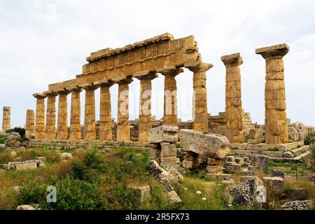 Acropole de Selinus. Temple C. Parco Archeologico, Selinunte à Castelvetran, Sicile, Italie. Banque D'Images