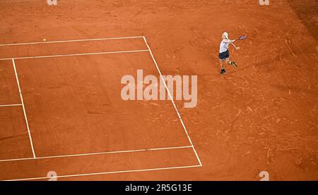 Paris, France. 02nd juin 2023. Denis Shapovalov lors de l'Open de France, tournoi de tennis Grand Chelem sur 2 juin 2023 au stade Roland Garros à Paris, France. Photo Victor Joly/DPPI crédit: DPPI Media/Alay Live News Banque D'Images