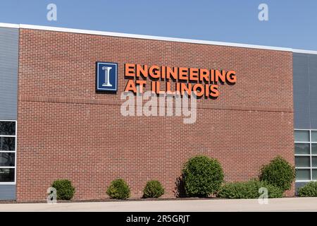 Champaign - Circa juin 2023: TDFC IV Building in Research Park à l'Université de l'Illinois Urbana-Champaign. TDFC sera utilisé pour l'électronique mobile Banque D'Images