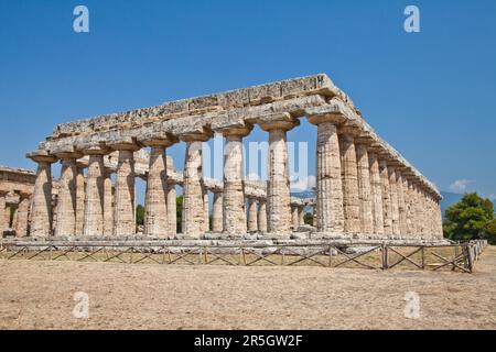 Les principales caractéristiques du site aujourd'hui sont les vestiges de trois grands temples de style dorique, datant de la première moitié du 6e siècle avant J.-C. Banque D'Images