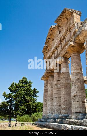 Les principales caractéristiques du site aujourd'hui sont les vestiges de trois grands temples de style dorique, datant de la première moitié du 6e siècle avant J.-C. Banque D'Images