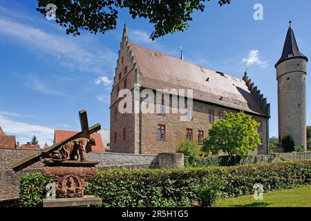 Statue de Jésus-Christ, mur de ville, palais, Nikolausturm, Ochsenfurt, Bavière, stations de la Croix, Allemagne Banque D'Images