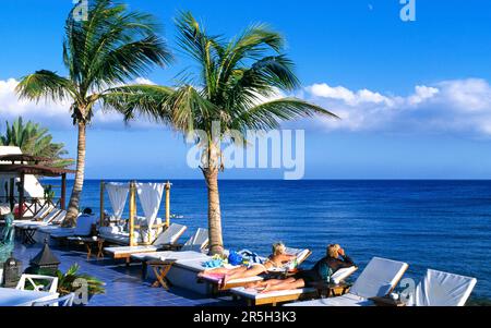 La Ola Club de plage à Puerto del Carmen, Lanzarote, îles Canaries, Espagne Banque D'Images