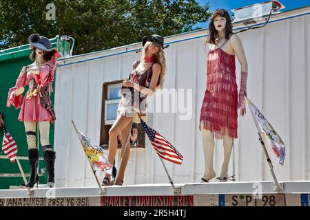 Mannequins sur un toit à Seligman Banque D'Images