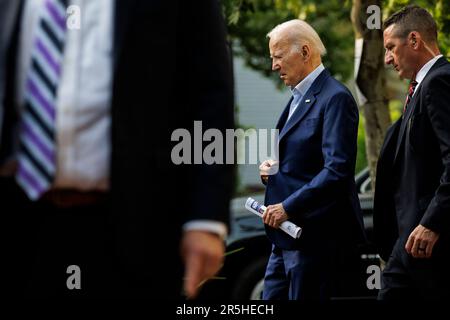 Washington, Vereinigte Staaten. 03rd juin 2023. Le président des États-Unis Joe Biden quitte l'église catholique de la Sainte Trinité après la messe sur 3 juin 2023 à Washington, DC crédit: Samuel Corum/Pool via CNP/dpa/Alay Live News Banque D'Images