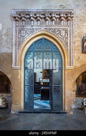 Porte de l'ancienne chapelle de l'Orozco à l'église Santa Marina - route des églises Fernandes - Cordoue, Andalousie, Espagne Banque D'Images