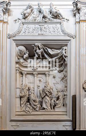 Présentation de Jésus dans le Temple. Stucs de Giacomo Serpotta dans l'église du monastère cistercien de Santo Spirito, Agrigente, Sicile, Italie. Banque D'Images