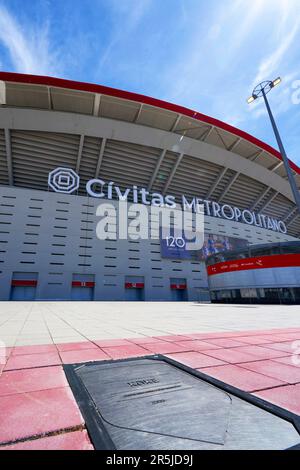 Vue sur l'arène moderne Civitas Metropolitano - le lieu de résidence officiel du FC Atletico Madrid Banque D'Images