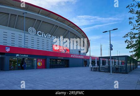 Vue sur l'arène moderne Civitas Metropolitano - le lieu de résidence officiel du FC Atletico Madrid Banque D'Images