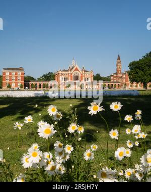 Dulwich College s'est bâti sur un magnifique ciel bleu, Londres, Angleterre, Royaume-Uni Banque D'Images