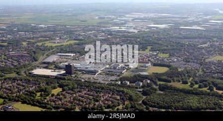Vue aérienne de Washington avec le centre commercial Galleries et le grand magasin Asda et Nissan au loin, comté de Durham, Royaume-Uni Banque D'Images