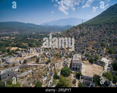 Vue aérienne de la ville antique de Kayakoy Banque D'Images