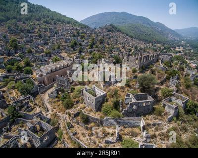Vue aérienne de la ville antique de Kayakoy Banque D'Images