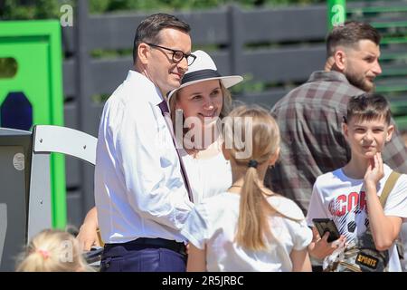 Wroclaw, Wroclaw, Pologne. 4th juin 2023. Sur 4 juin 2023, le Premier ministre Mateusz Morawiecki est venu visiter Dobroszyce près de WrocÅ‚aw. Il y a ouvert un terrain de jeu construit avec l'argent du Gouvernement polonais et a promis de nouveaux investissements en Pologne. En photo: Premier ministre Mateusz Morawiecki (image de crédit: © Krzysztof Zatycki/ZUMA Press Wire) USAGE ÉDITORIAL SEULEMENT! Non destiné À un usage commercial ! Crédit : ZUMA Press, Inc./Alay Live News Banque D'Images
