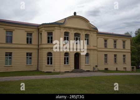 Le centre jeunesse Schloss Gerswalde est situé à Gerswalde, dans le comté d'Uckermark, dans le nord-est de l'Allemagne. Banque D'Images