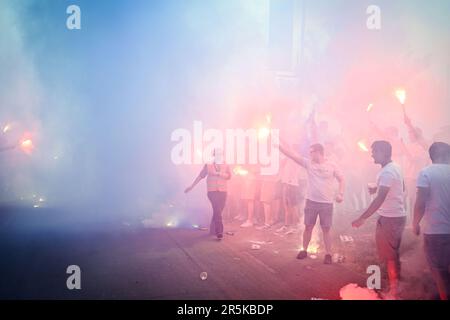 Genk, Belgique. 04th juin 2023. Les supporters de Genk photographiés avant un match de football entre le KRC Genk et le Royal Antwerp FC, dimanche 04 juin 2023 à Genk, le 6 jour des matchs des Champions de la première division du championnat belge de la Jupiler Pro League 2022-2023. BELGA PHOTO TOM GOYVAERTS crédit: Belga News Agency/Alay Live News Banque D'Images