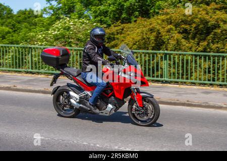 2018 Red Ducati Multistrada 1200 S, Sports Tourer Pétrol 1198 cc moto; motocycles motards qui se trouvent dans le Grand Manchester, Royaume-Uni Banque D'Images