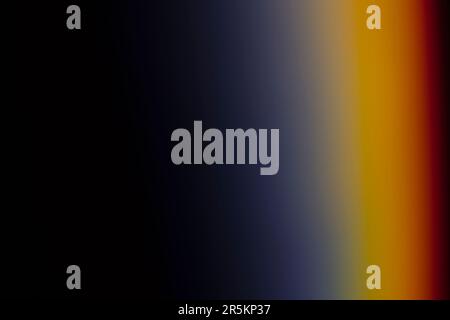 Fuite de lumière analogique produite avec des cristaux de verre et des lumières LED, le fond est noir pur. Idéal pour les revêtements. Banque D'Images