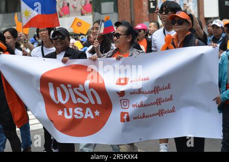 New York, États-Unis. 4th juin 2023. Le Wish USA marche jusqu'à Madison Avenue, Manhattan à New York, lors de la parade annuelle de la Journée des Philippines. Crédit : Ryan Rahman/Alay Live News Banque D'Images