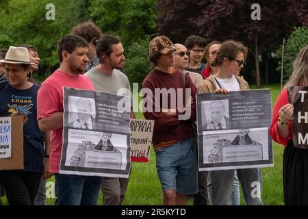 Les Russes de l'opposition lors d'une réunion en faveur d'Alexei Navalny et des réfugiés russes à Sofia, en Bulgarie Banque D'Images