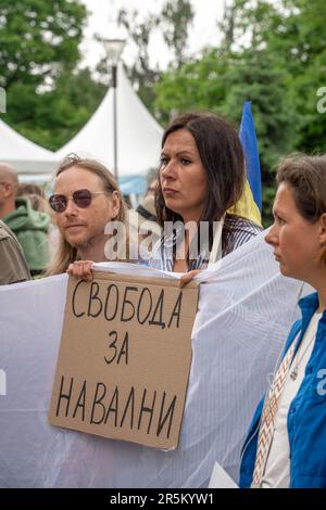 Les Russes d'opposition lors d'une réunion en faveur d'Alexei Navalny à Sofia, Bulgarie Banque D'Images