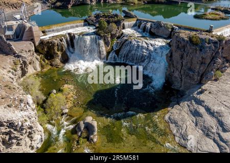 Vue aérienne des chutes Shoshone au printemps Banque D'Images