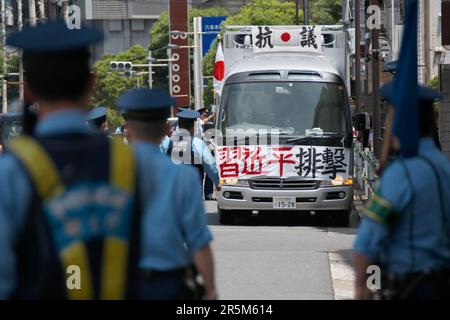 Tokyo, Japon. 04th juin 2023. Des militants de droite sont vus en appel près de l'ambassade chinoise au Japon à Tokyo, dimanche, 4 juin 2023. Photo par Keizo Mori/UPI crédit: UPI/Alay Live News Banque D'Images