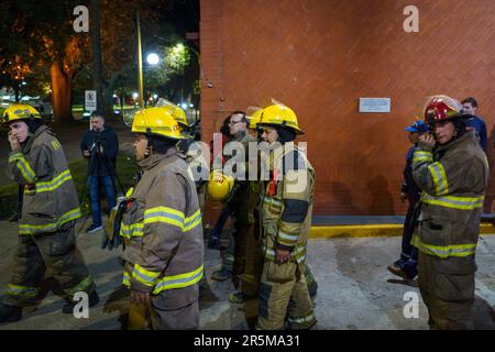 Firmat, Santa Fe, Argentine. 2nd juin 2023. Les pompiers célèbrent la Journée des pompiers volontaires. La journée rend hommage aux brigades de pompiers fondées à la Boca, Buenos Aires. (Credit image: © Patricio Murphy/SOPA Images via ZUMA Press Wire) USAGE ÉDITORIAL SEULEMENT! Non destiné À un usage commercial ! Banque D'Images