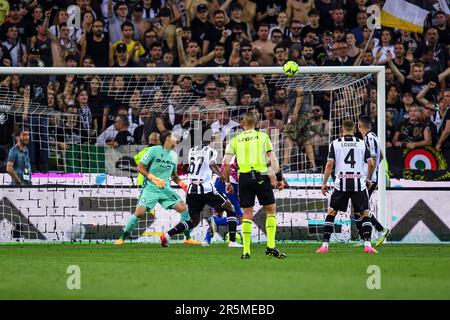 Udine, Italie. 04th juin 2023. Friuli - stade Dacia Arena, Udine, Italie, 04 juin 2023, Juventus FC prend la barre transversale pendant Udinese Calcio vs Juventus FC - italian soccer série A Match Credit: Live Media Publishing Group/Alay Live News Banque D'Images