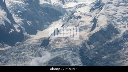 Vue panoramique sur le massif du Mont blanc depuis le Brevent Banque D'Images