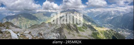 Vue panoramique sur le massif du Mont blanc depuis le Brevent Banque D'Images