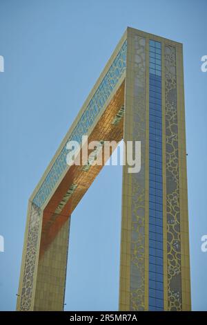 Dubai Frame, vue de bas en haut, meilleure nouvelle attraction, monument architectural dans le parc Zabeel. Dubaï, Émirats arabes Unis - avril 2023 Banque D'Images