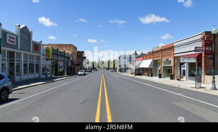 Pomeroy, WA, Etats-Unis - 22 mai 2023 ; vue sur le paysage urbain le long de la rue principale Pomeroy dans le comté de Garfield, État de Washington Banque D'Images