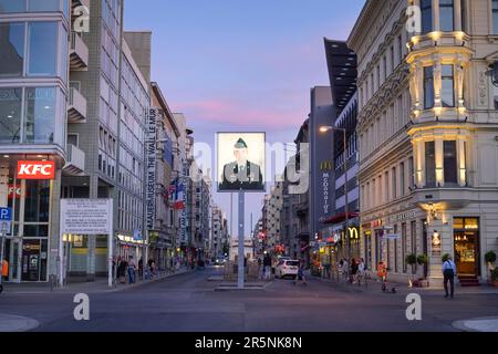 Checkpoint Charlie, Mitte, Berlin, Allemagne Banque D'Images