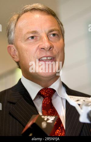 Le chef du travail, Phil Goff, s'adressant aux médias lorsqu'il arrive pour une réunion du caucus du parti, Auckland, Nouvelle-Zélande, mardi, 27 janvier, 2009. Banque D'Images