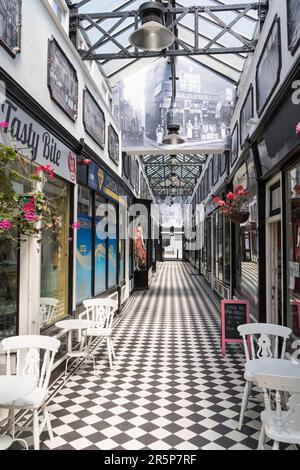 À l'intérieur de la Royal Arcade à Wigan, Grand Manchester, Angleterre, Royaume-Uni Banque D'Images