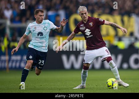 Turin, Italie. 3 juin 2023. Ivan Ilic de Torino FC est en compétition pour le bal avec Nicolo Barella du FC Internazionale lors de la série Un match de football entre le FC Torino et le FC Internazionale. Credit: Nicolò Campo/Alay Live News Banque D'Images