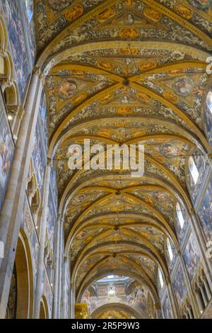 Le plafond de la cathédrale de Santa Maria Assunta, Duomo di Parme. Intérieur du Duomo de Parme, Italie Banque D'Images