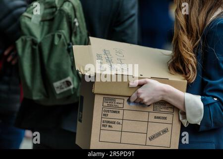 Cours royales de justice, Londres, Royaume-Uni. 5th juin 2023. Des boîtes de documents ont été portées devant les cours royales de justice, avant la poursuite du Prince Harrys contre le groupe Mirror. Crédit: amanda rose/Alamy Live News Banque D'Images